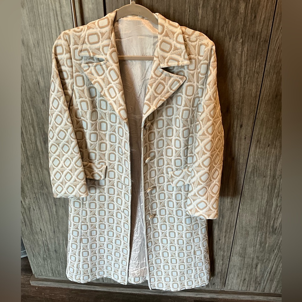 Elegant Cream Geometric Pattern Vintage Coat